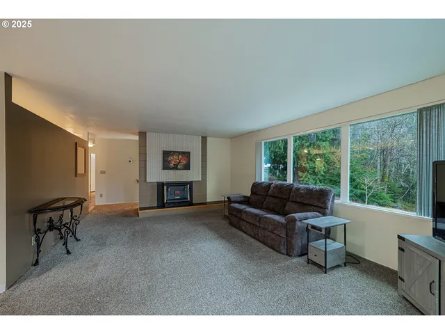 $535,000 | 1070 East 15th Street, Coquille, OR 97423