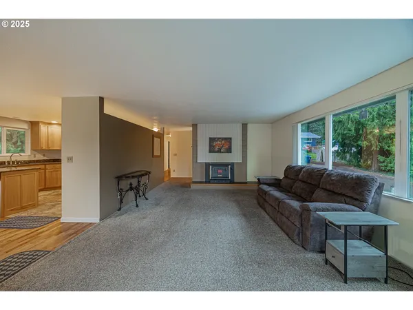 $509,000 | 1070 East 15th Street, Coquille, OR 97423