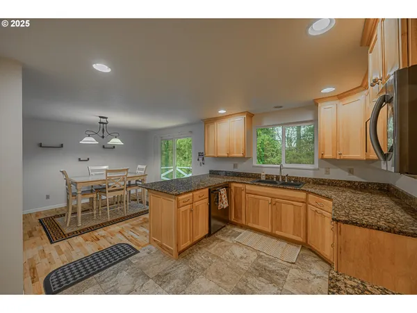 $509,000 | 1070 East 15th Street, Coquille, OR 97423