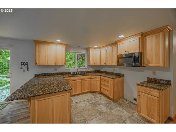 $509,000 | 1070 East 15th Street, Coquille, OR 97423