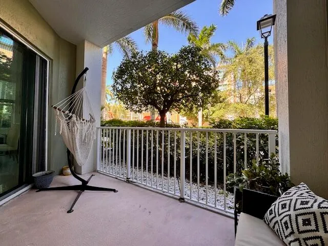 $4,000 | 804 East Windward Way, Unit 103, Lantana, FL 33462