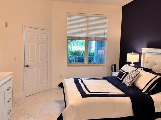 $4,000 | 804 East Windward Way, Unit 103, Lantana, FL 33462