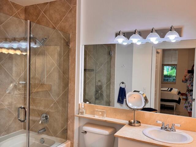 804 East Windward Way, Unit 103 Lantana, FL 33462 - Photo 9 of 29 Primary Bathroom