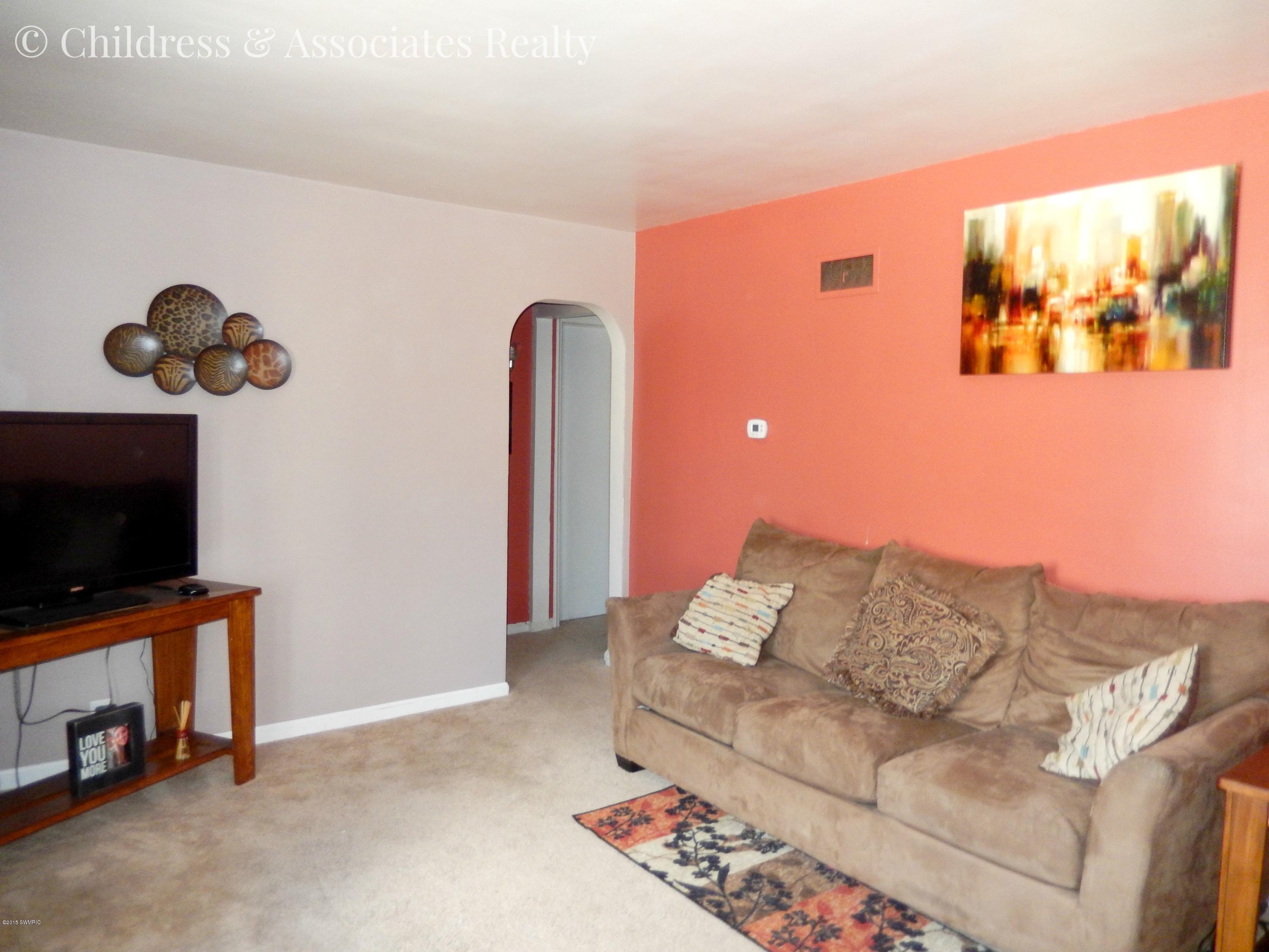 160 State Road Newaygo, MI 49337 - Photo 19 of 20 living 2-edit.jpg.jpg