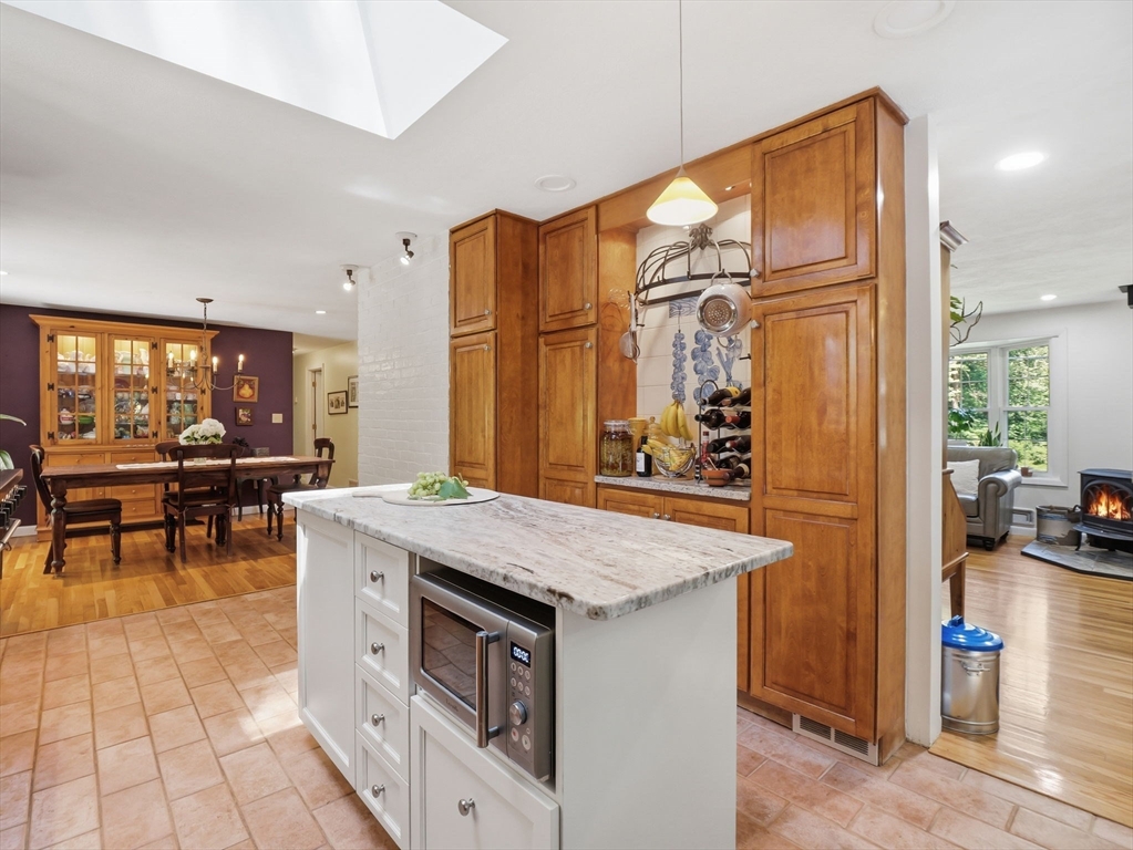 77 Old Stage Road Chelmsford, MA 01824 - Photo 9 of 40