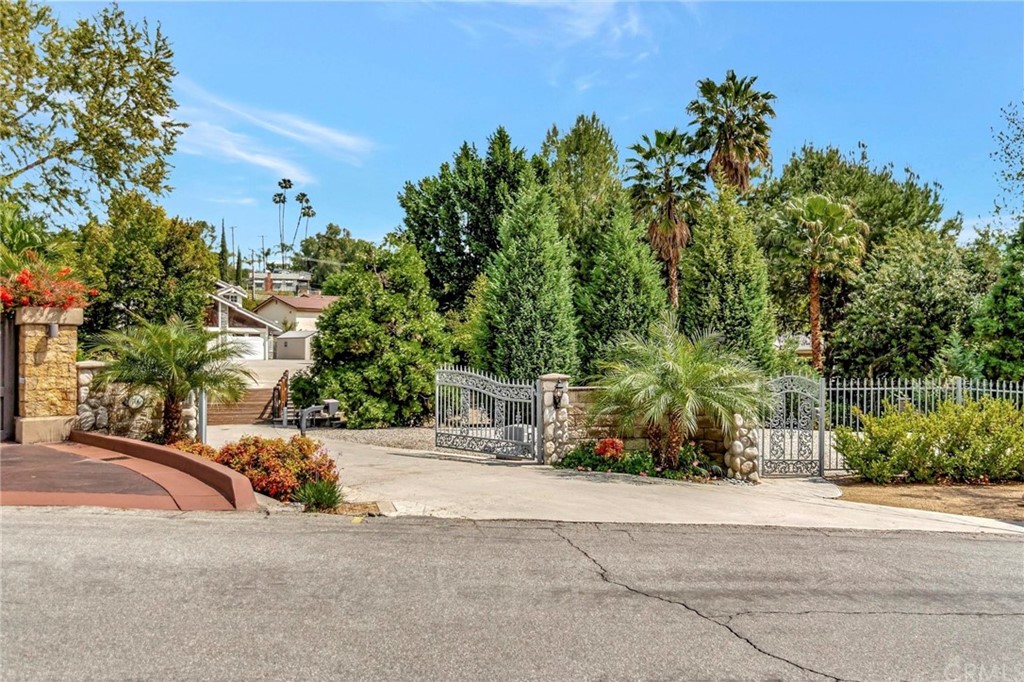 700 Pierre Road Walnut, CA 91789 - Photo 2 of 63