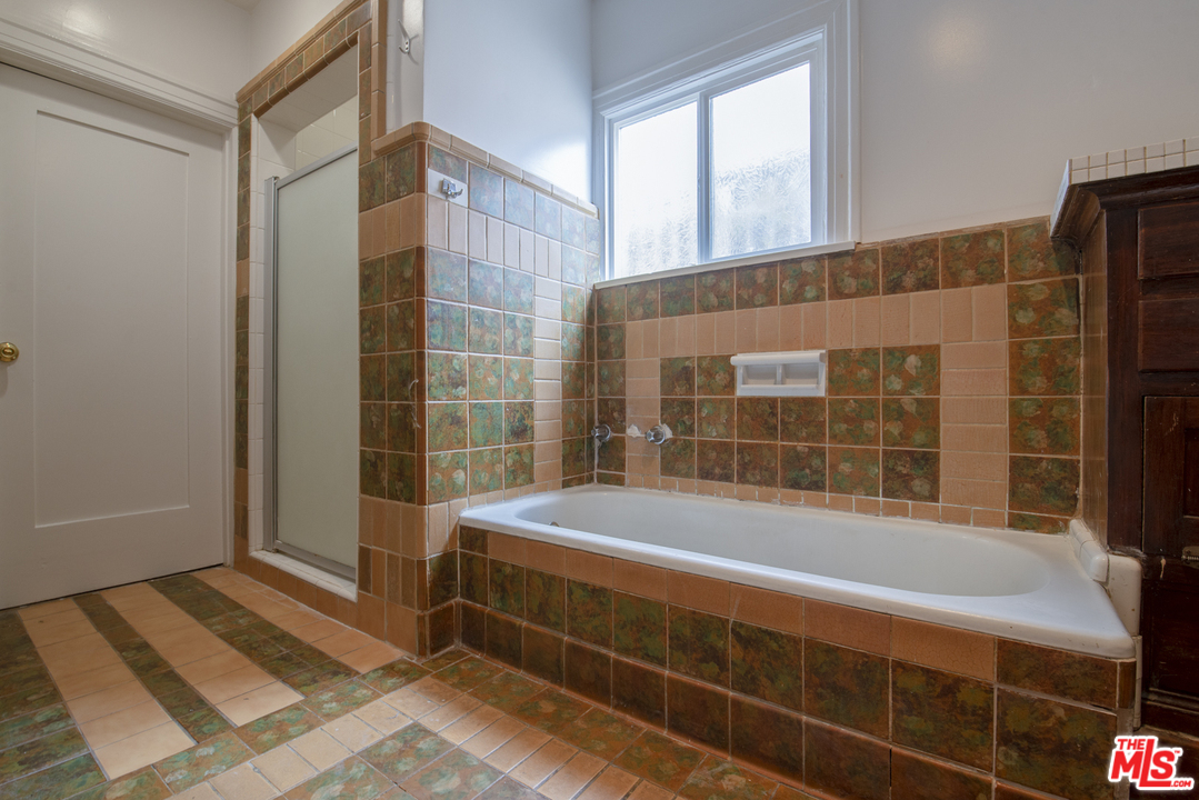 2233 Wellington Road Los Angeles, CA 90016 - Photo 8 of 17 Gallery Image 8