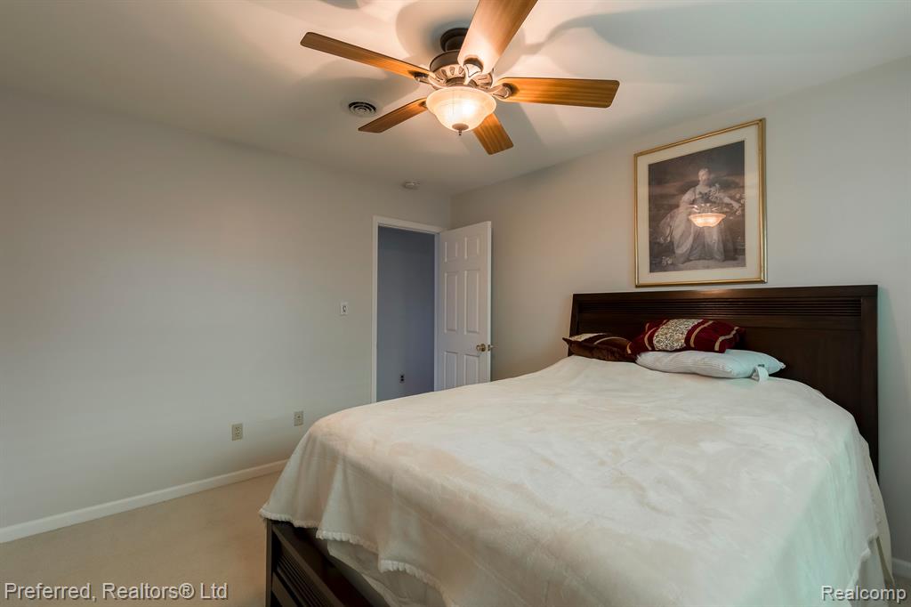 40825 Harris Road Belleville, MI 48111 - Photo 23 of 36