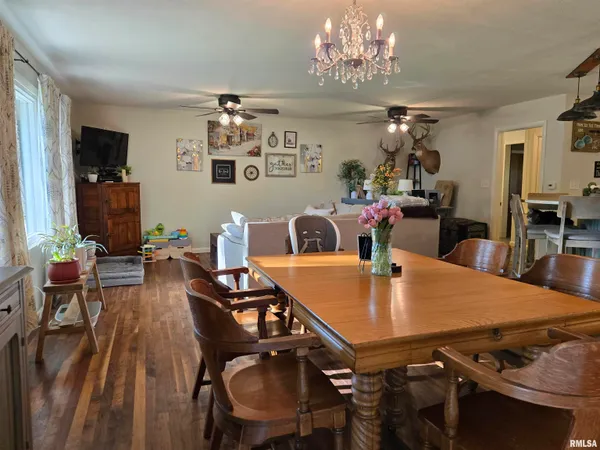 $170,500 | 303 North Louise Street, La Harpe, IL 61450