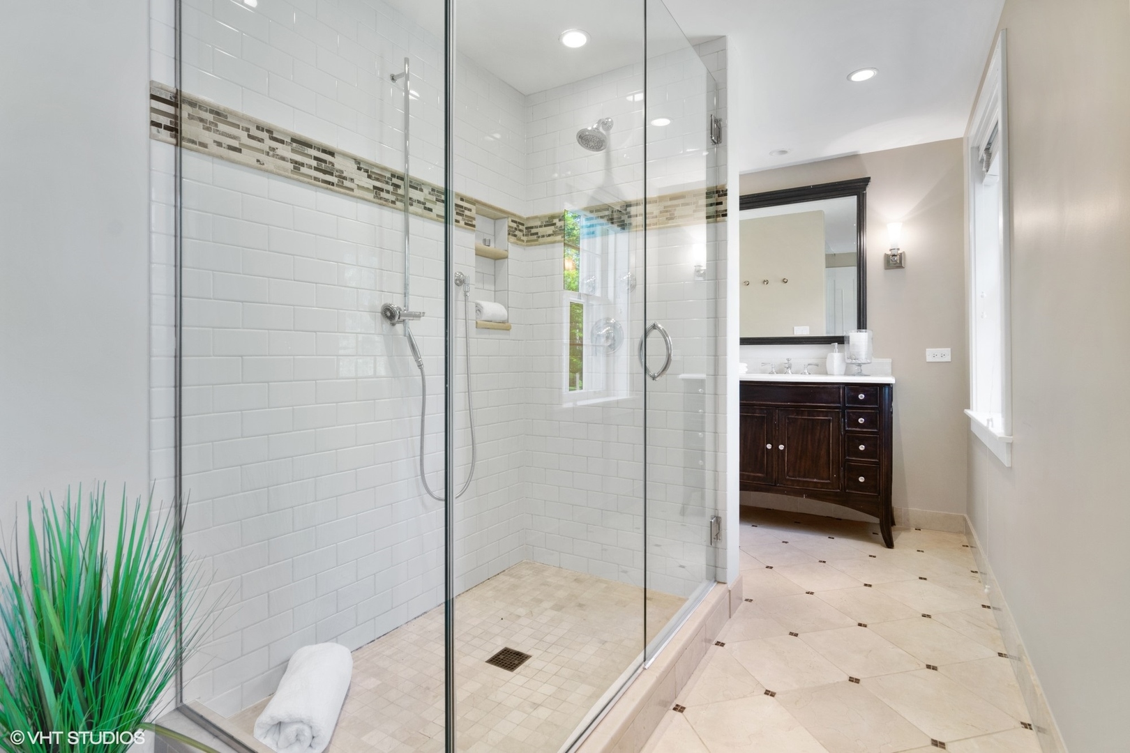 526 Orchard Lane Winnetka, IL 60093 - Photo 16 of 35