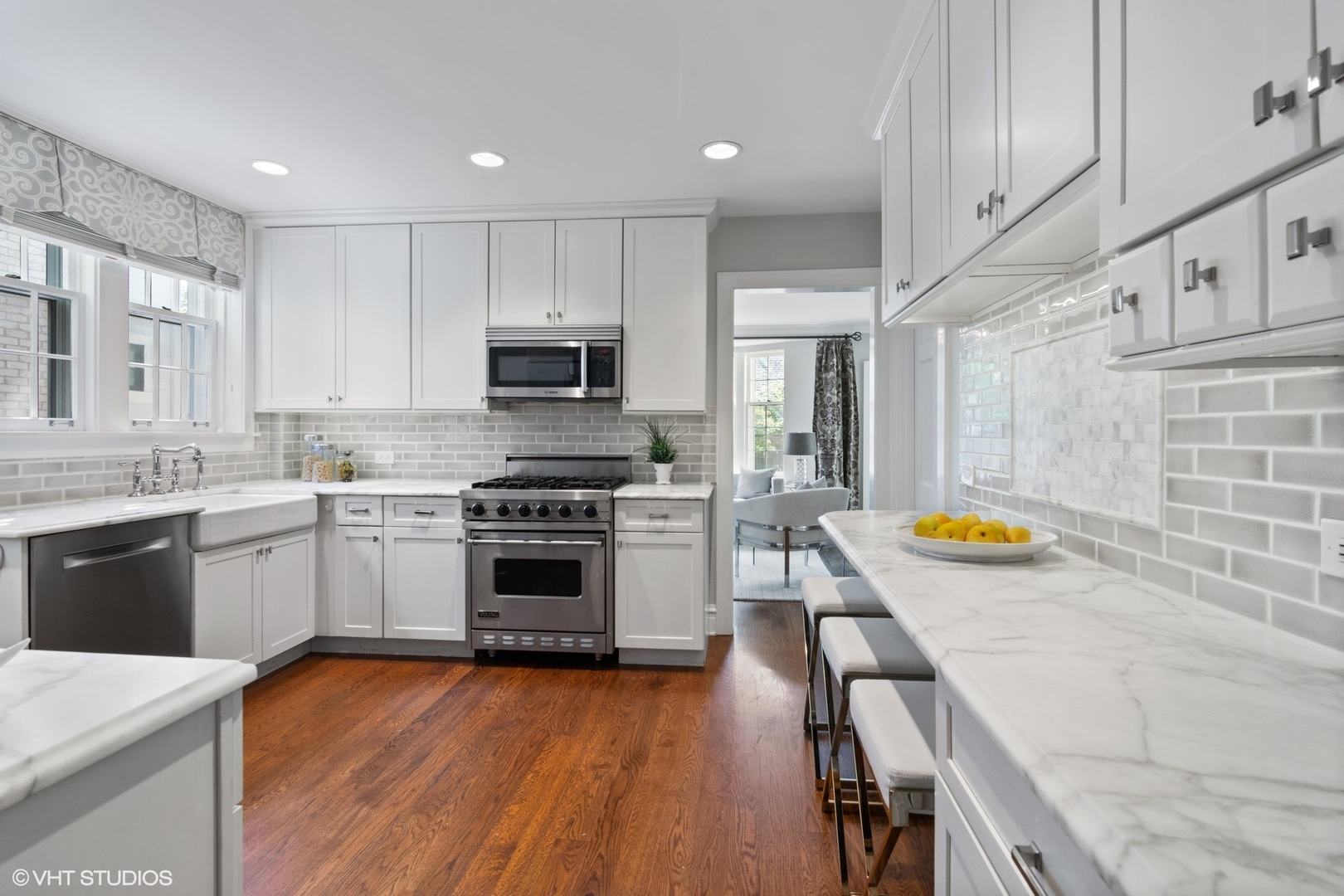 526 Orchard Lane Winnetka, IL 60093 - Photo 8 of 35