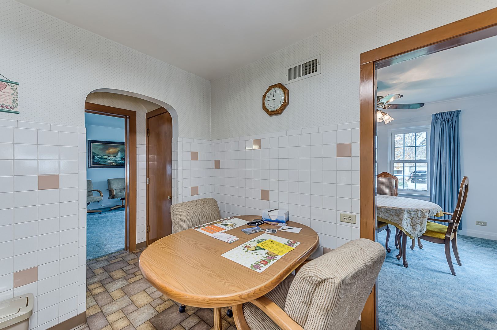 159 Parkview Drive Northlake, IL 60164 - Photo 12 of 24 a view of a dining room with furniture and wooden floor