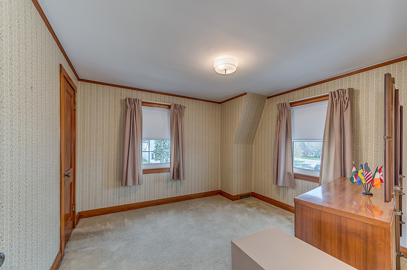 159 Parkview Drive Northlake, IL 60164 - Photo 18 of 24 a view of an empty room and a window