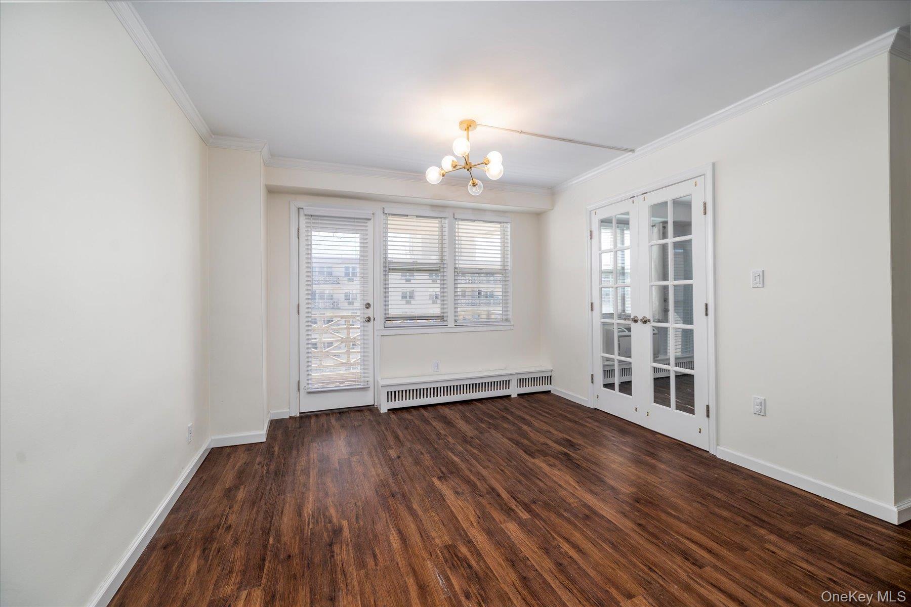 430 Shore Road, Unit 8H Long Beach, NY 11561 - Photo 13 of 43 spacious living room/dining area combo
