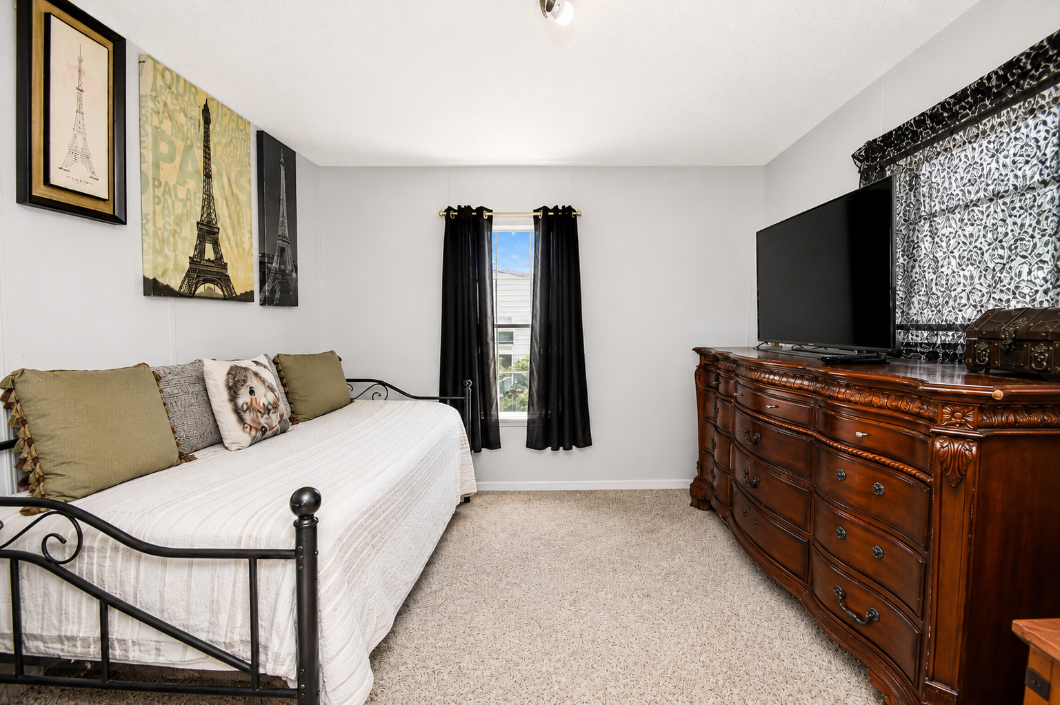 38703 North Sheridan Road, Unit 164 Beach Park, IL 60099 - Photo 7 of 10