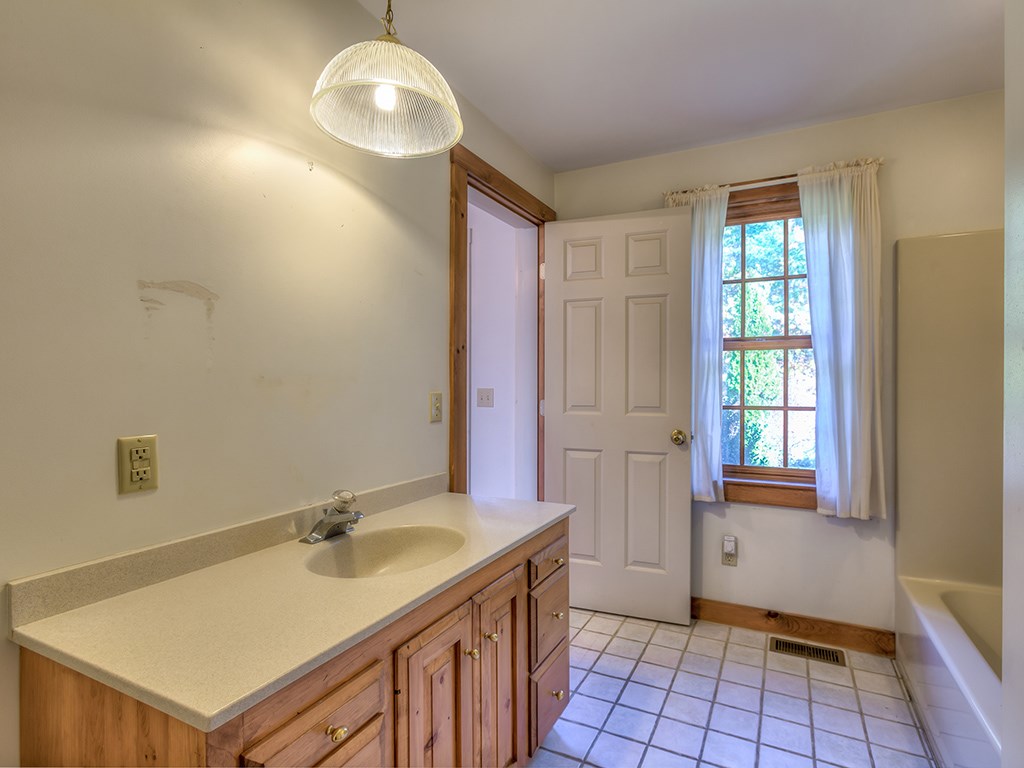 157 Curtis Farm Road Wilton, NH 03086 - Photo 4 of 39