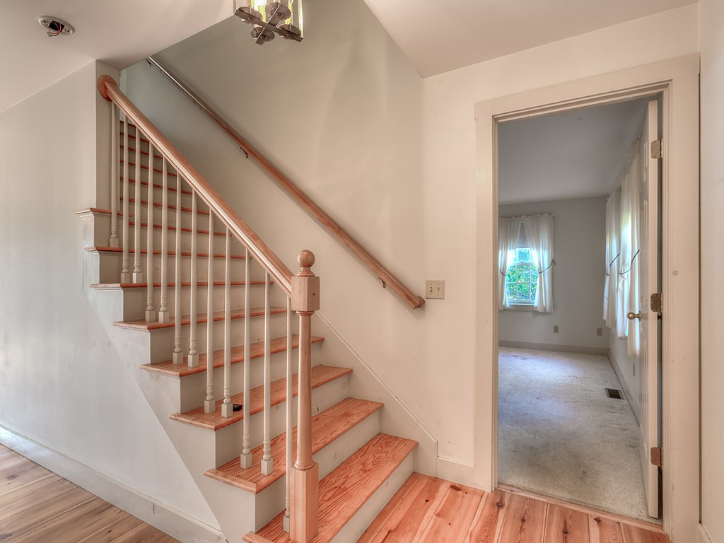 157 Curtis Farm Road Wilton, NH 03086 - Photo 5 of 39