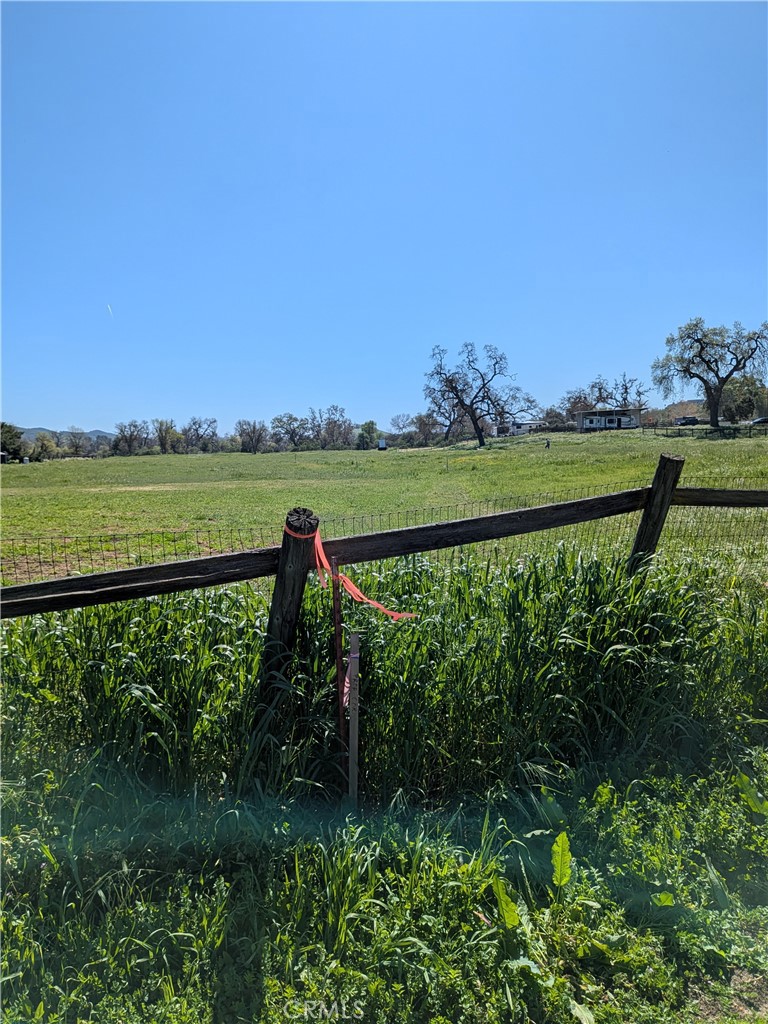 7725 Gabarda Road Atascadero, CA 93422 - Photo 4 of 6 a view of a lake with a lake in the background