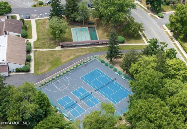 $2,300 | 175 Amberly Drive, Unit A, Manalapan, NJ 07726
