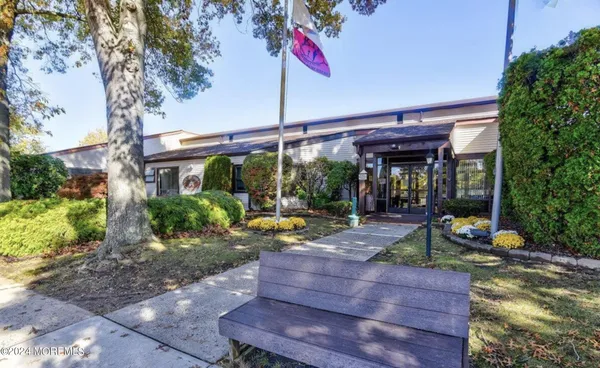 $2,300 | 175 Amberly Drive, Unit A, Manalapan, NJ 07726