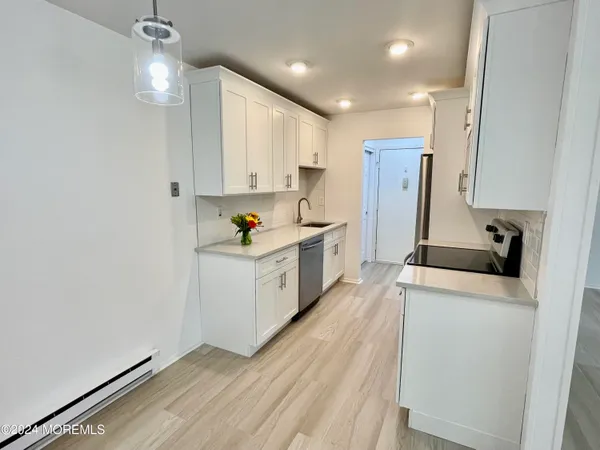 $2,300 | 175 Amberly Drive, Unit A, Manalapan, NJ 07726