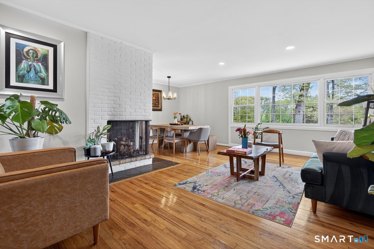 131 Clay Hill Road Stamford, CT 06905 - Photo 9 of 32