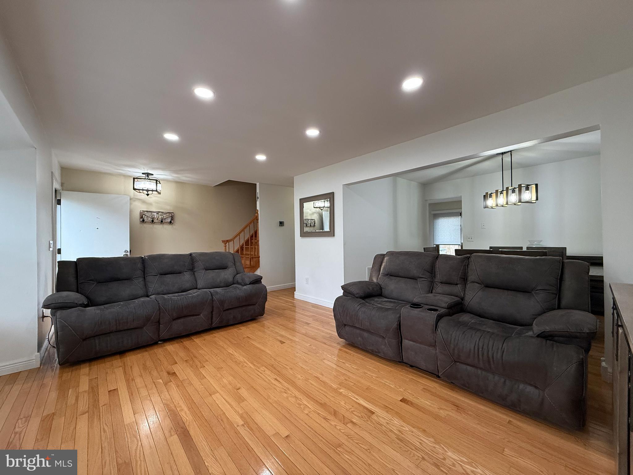 542 Fairfield Road East Windsor, NJ 08520 - Photo 3 of 20 Gallery Image 3
