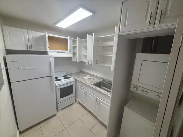 $1,650 | 300 Southwest 4th Court, Unit 9, Fort Lauderdale, FL 33315