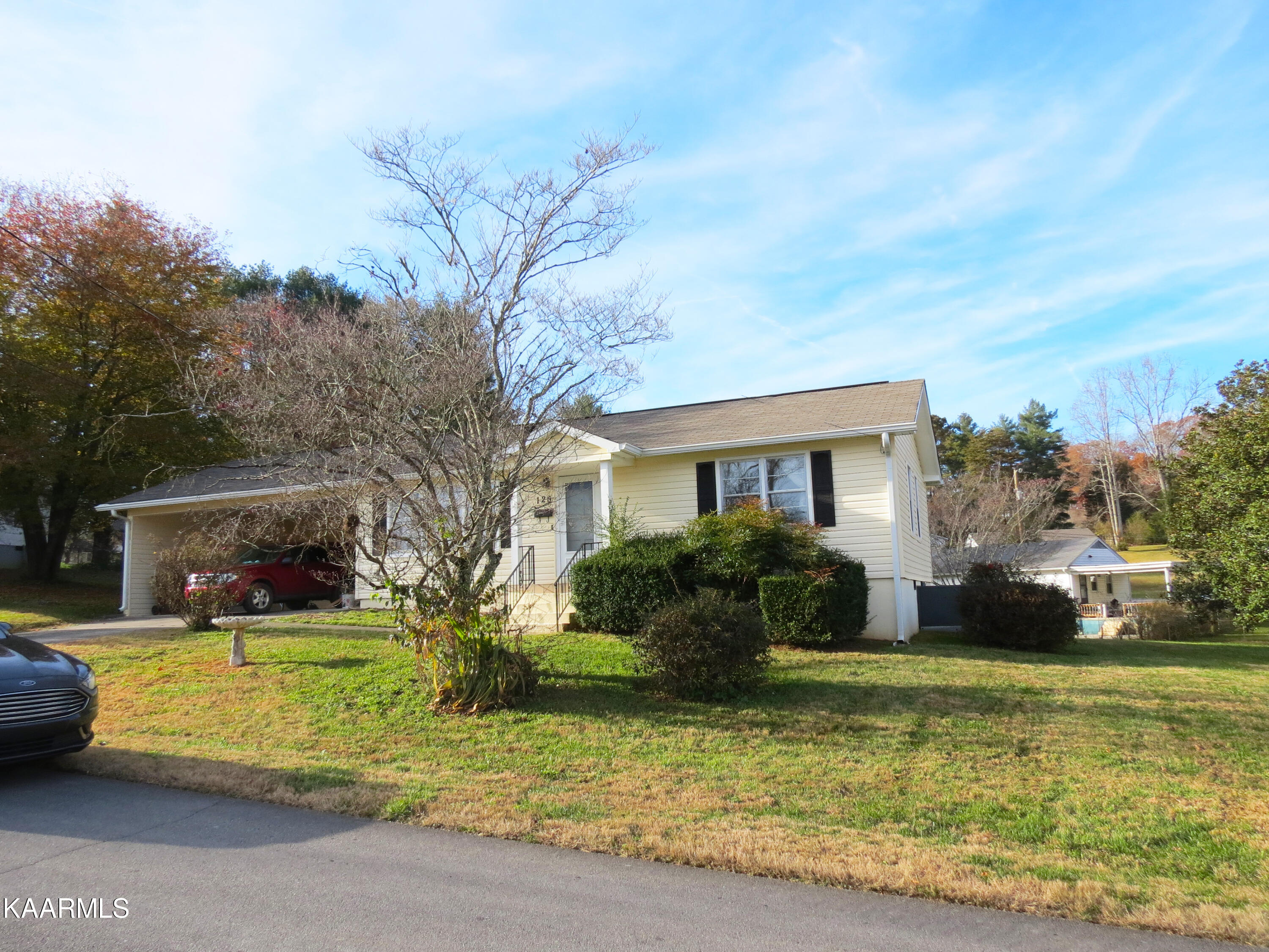 126 South Seneca Road Oak Ridge, TN 37830 - Photo 1 of 38 seneca17