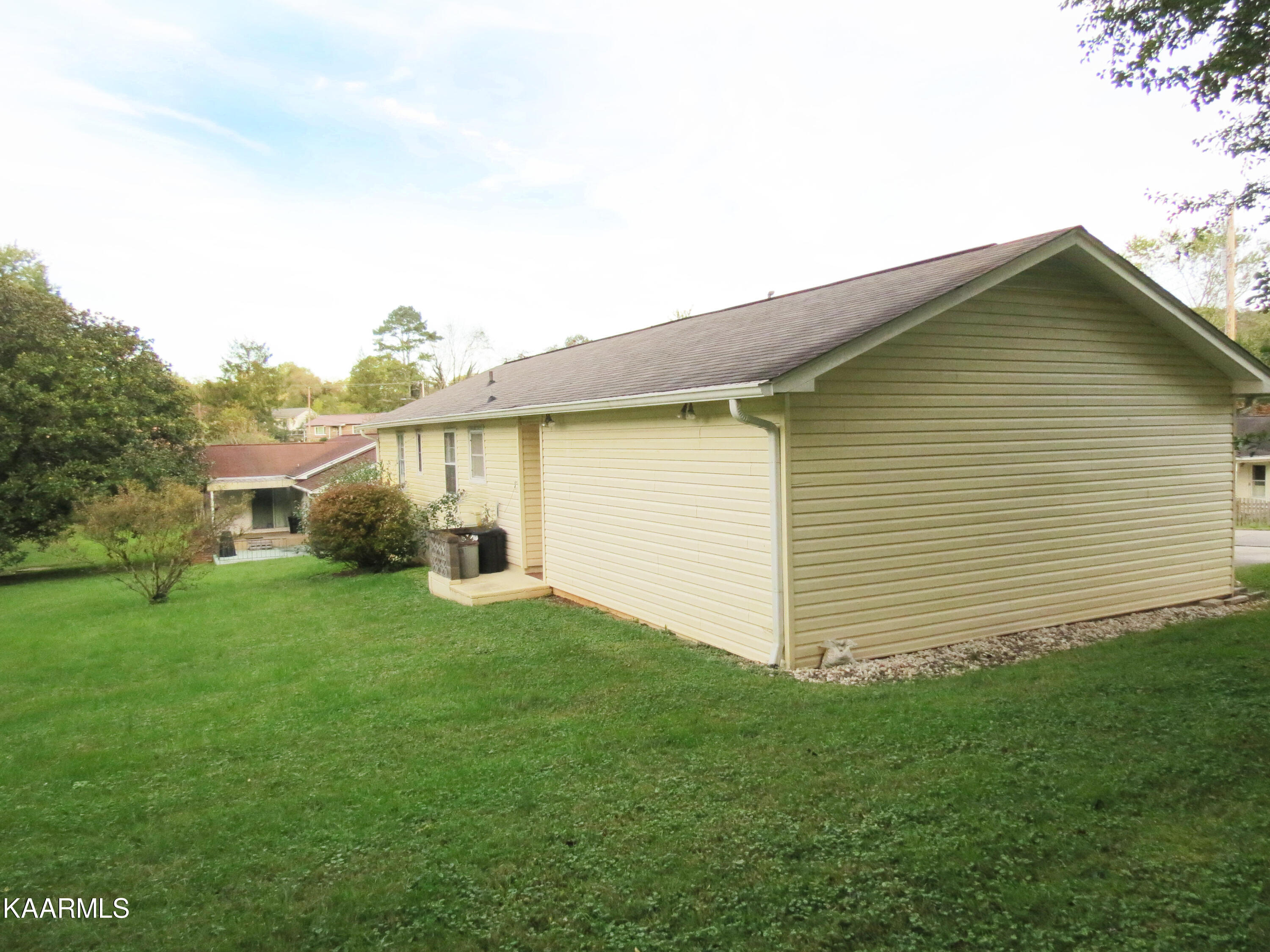 126 South Seneca Road Oak Ridge, TN 37830 - Photo 12 of 38 seneca13