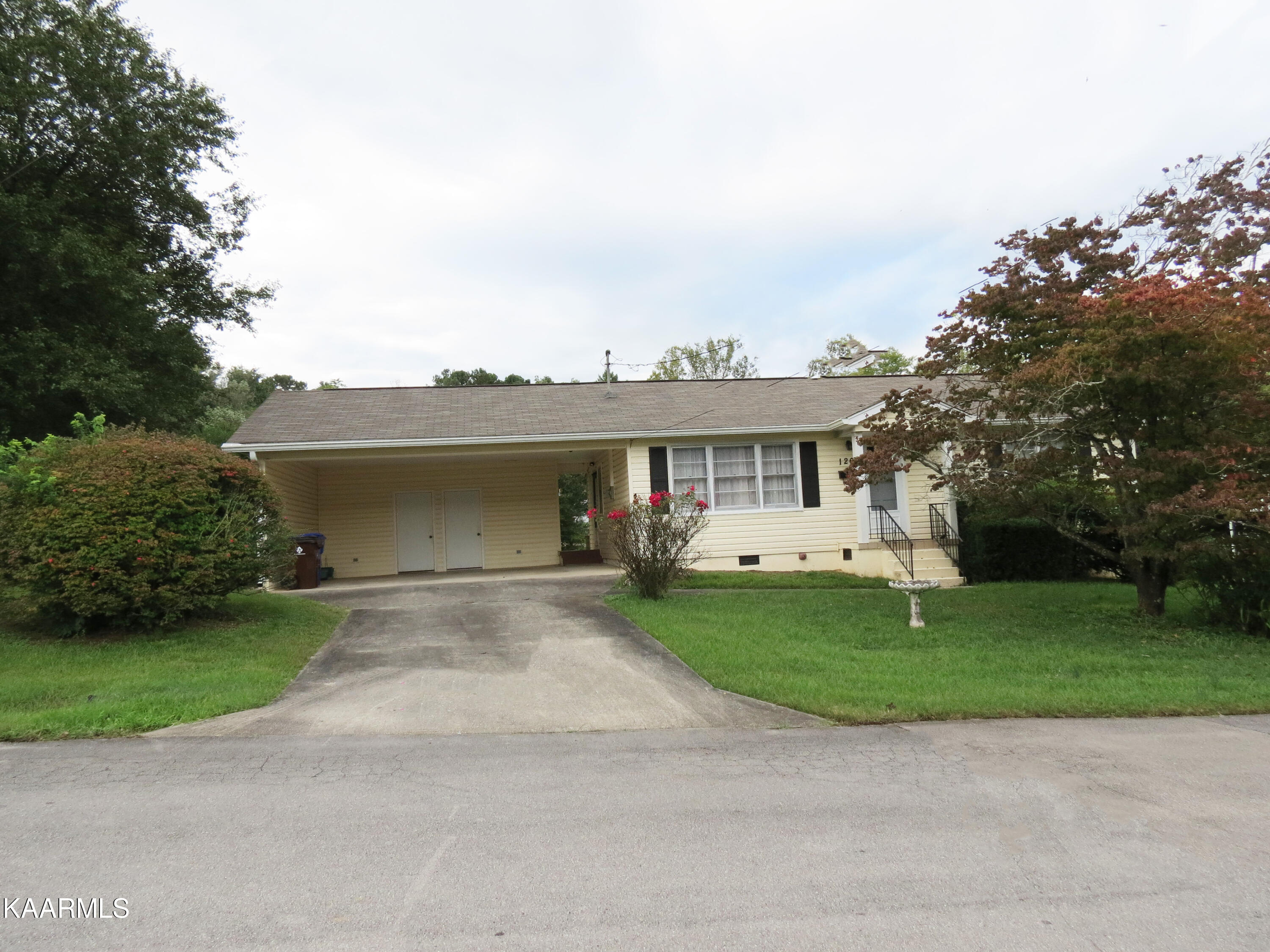 126 South Seneca Road Oak Ridge, TN 37830 - Photo 4 of 38 seneca15