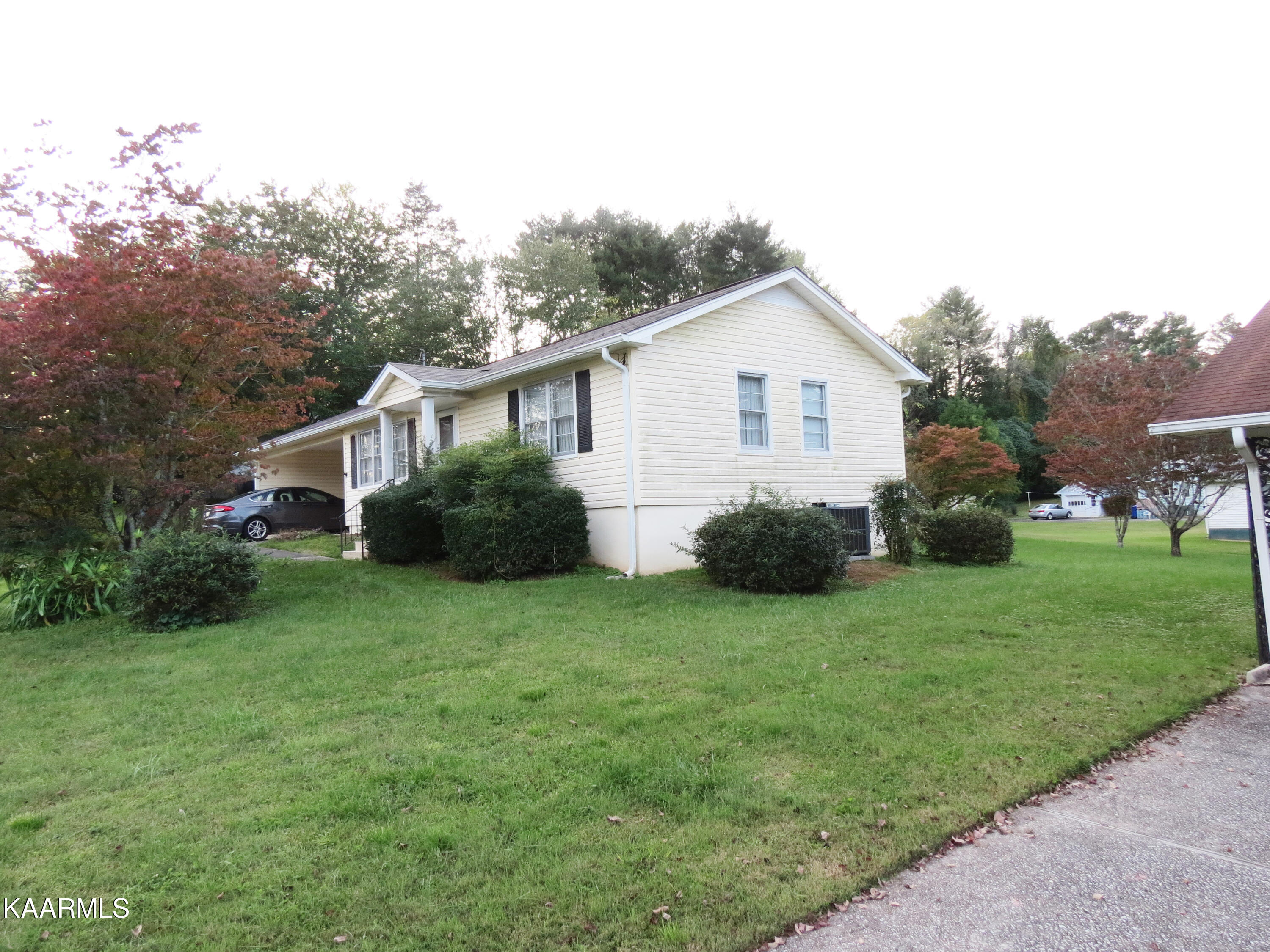 126 South Seneca Road Oak Ridge, TN 37830 - Photo 8 of 38 seneca8