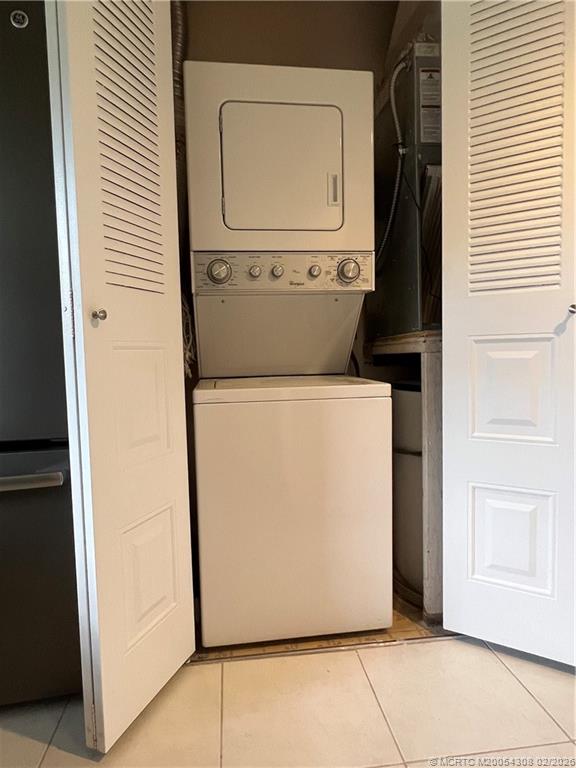 4885 Southeast Capstan Avenue, Unit 27 Stuart, FL 34997 - Photo 30 of 40 Yes! There is a washer / dryer IN the unit!