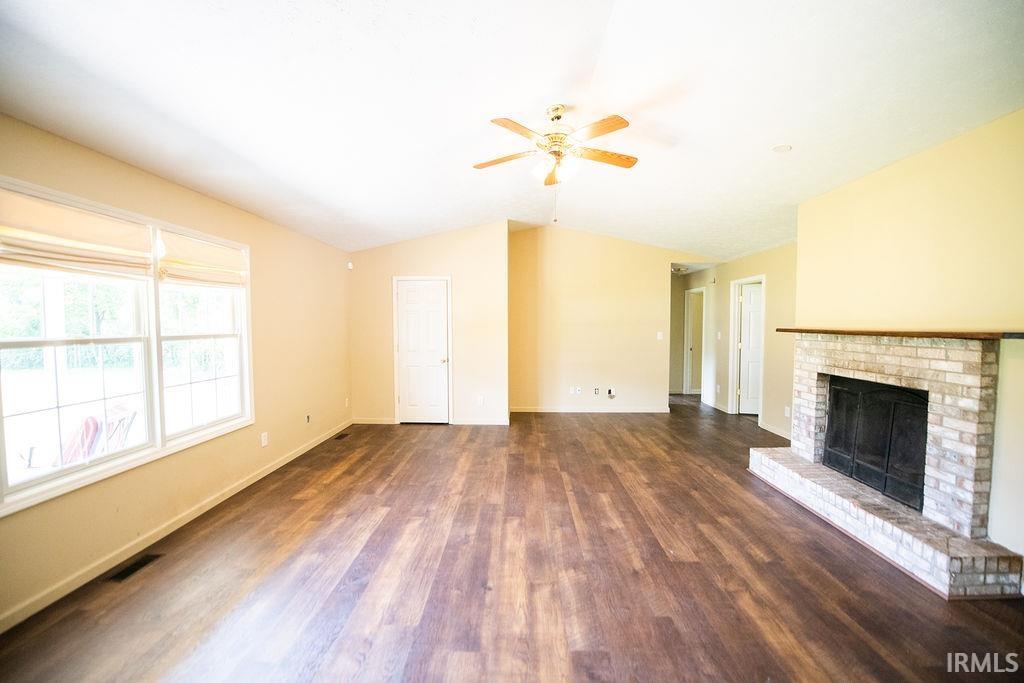 1035 Splinter Ridge Road Spencer, IN 47460 - Photo 3 of 32