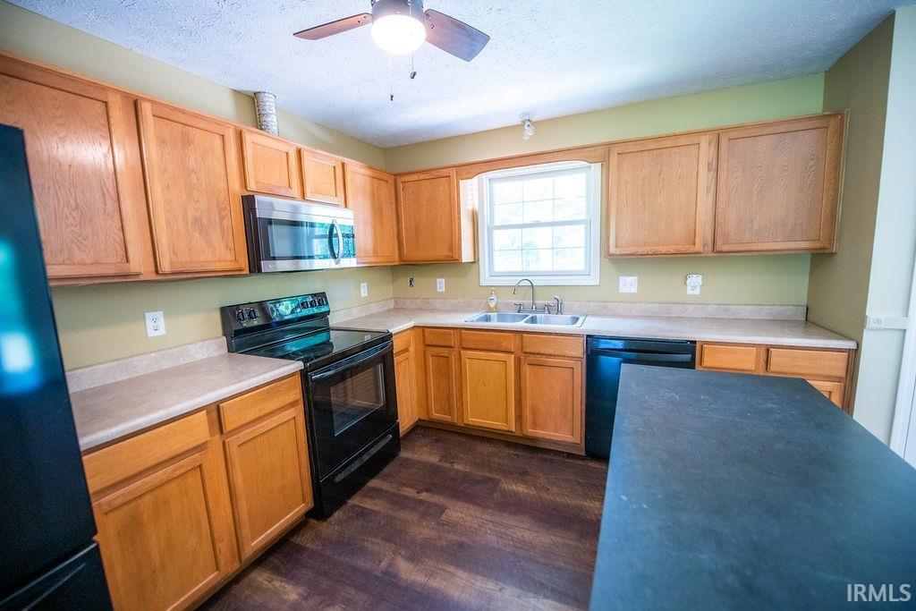 1035 Splinter Ridge Road Spencer, IN 47460 - Photo 8 of 32