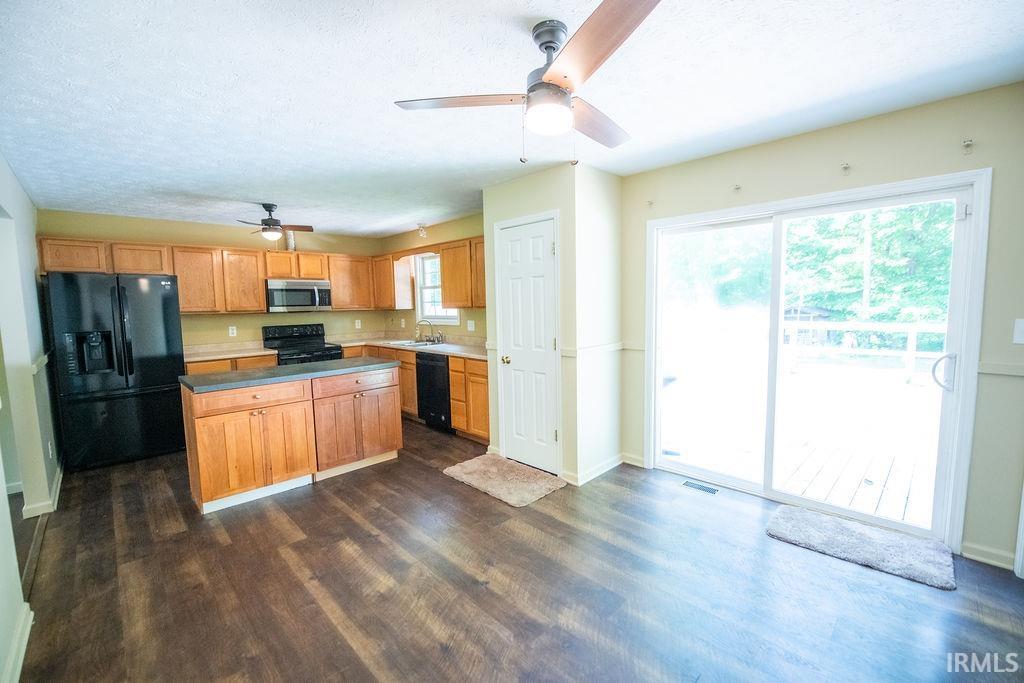1035 Splinter Ridge Road Spencer, IN 47460 - Photo 10 of 32