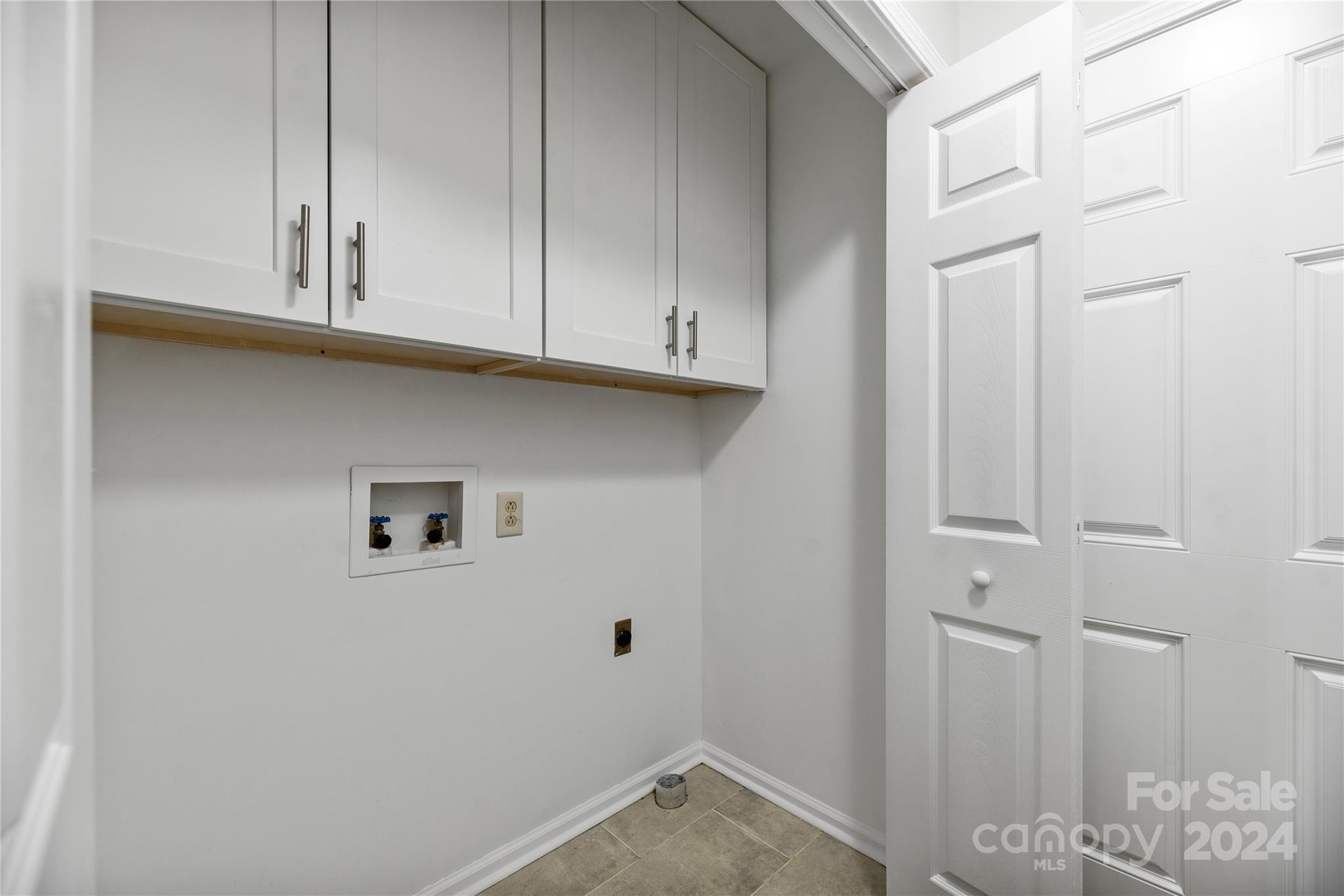107 Planters Row Road Iron Station, NC 28080 - Photo 15 of 37 a view of room with cabinets