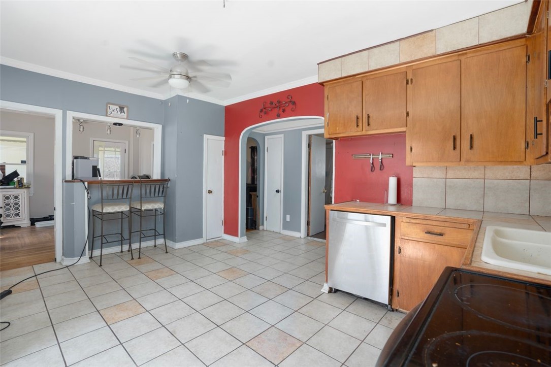 70 Highland Street West Warwick, RI 02893 - Photo 4 of 23