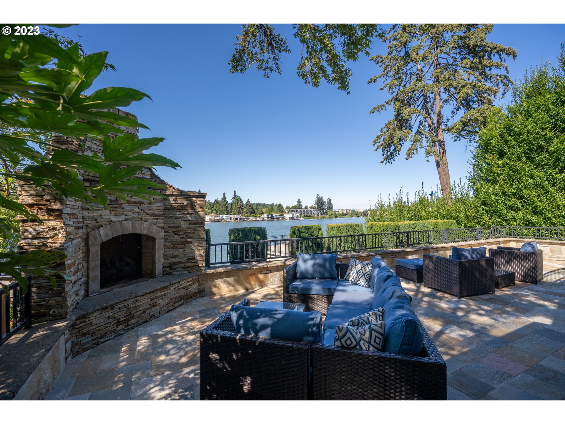 445 Northshore Road Lake Oswego, OR 97034 - Photo 13 of 42