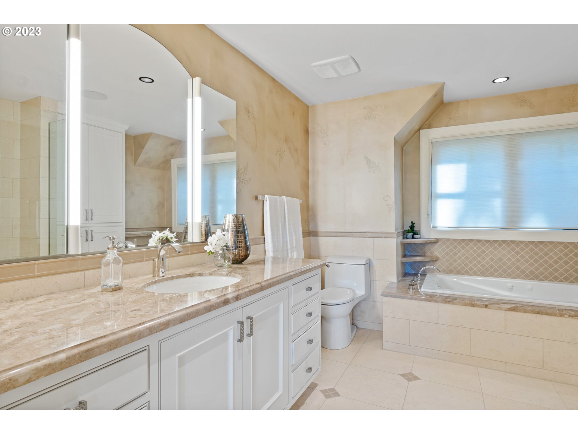 445 Northshore Road Lake Oswego, OR 97034 - Photo 19 of 42