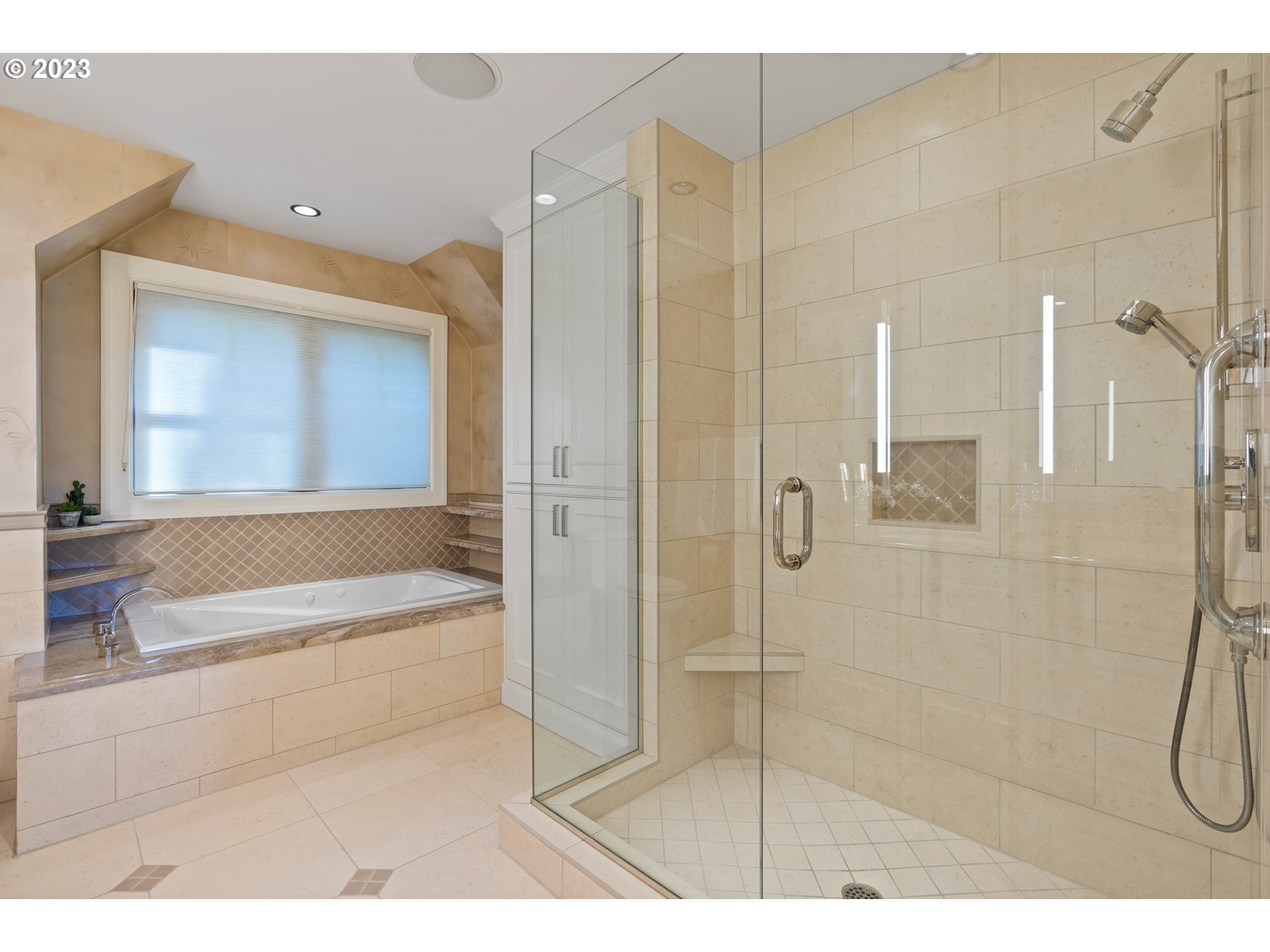 445 Northshore Road Lake Oswego, OR 97034 - Photo 20 of 42