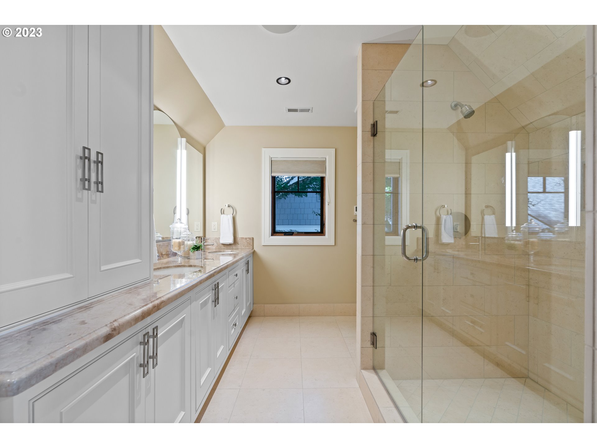 445 Northshore Road Lake Oswego, OR 97034 - Photo 31 of 42