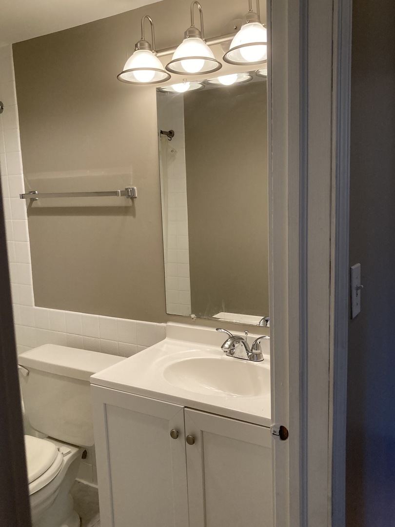 238 East Bailey Road, Unit E Naperville, IL 60565 - Photo 15 of 21 Gallery Image 15