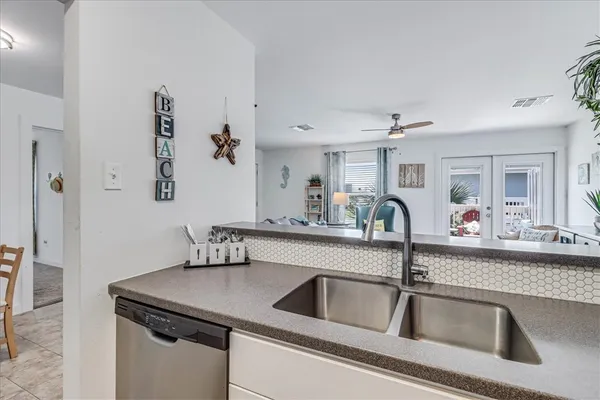 $2,500 | 4901 Highway 361, Unit 204, Port Aransas, TX 78373