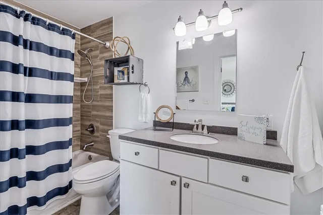 $2,500 | 4901 Highway 361, Unit 204, Port Aransas, TX 78373