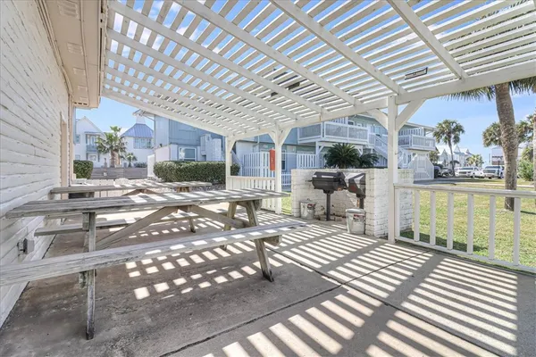 $2,500 | 4901 Highway 361, Unit 204, Port Aransas, TX 78373