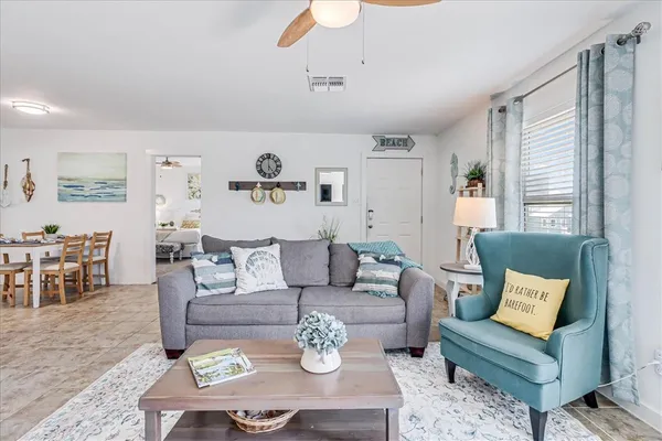 $2,500 | 4901 Highway 361, Unit 204, Port Aransas, TX 78373