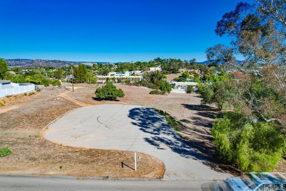 502 East Elder Street Fallbrook, CA 92028 - Photo 18 of 58 a view of a ocean view