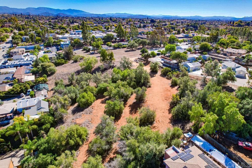 502 East Elder Street Fallbrook, CA 92028 - Photo 26 of 58 an aerial view of multiple house