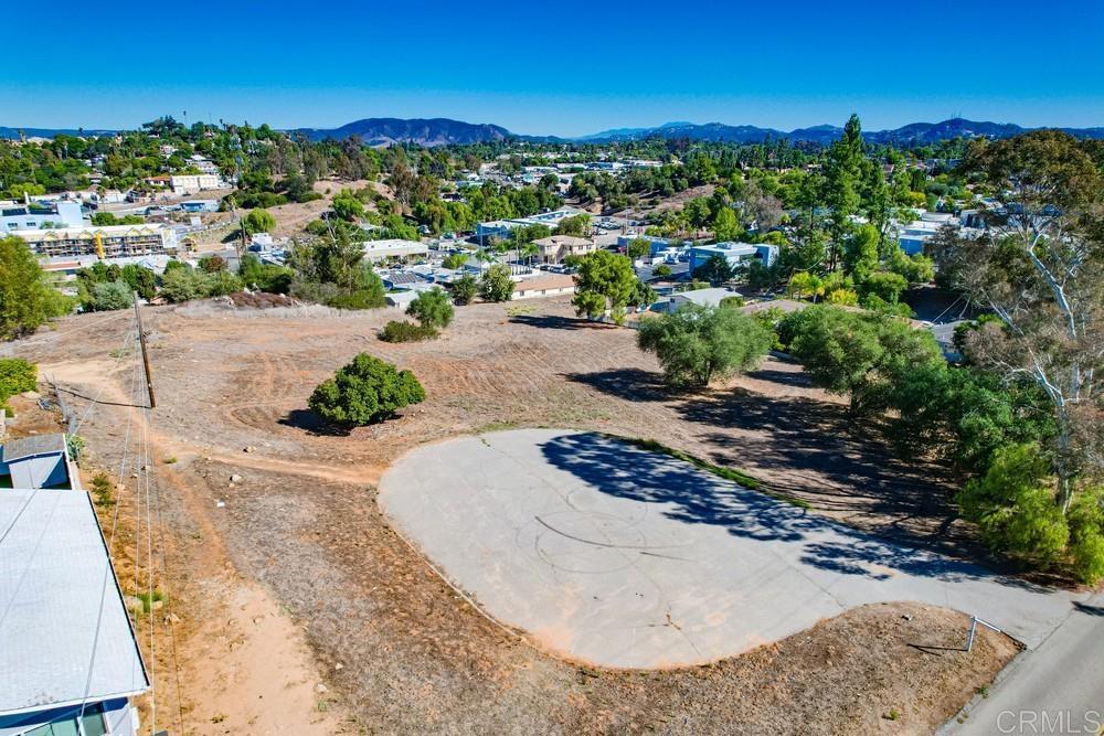 502 East Elder Street Fallbrook, CA 92028 - Photo 3 of 58